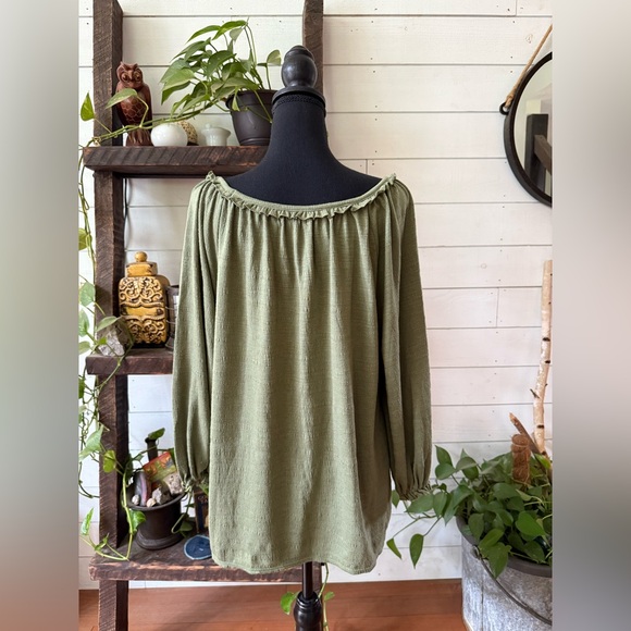 Max Studio: Olive Green BoHo Blouse with Keyhole Neckline and Ruffle Trim - Picture 16 of 16